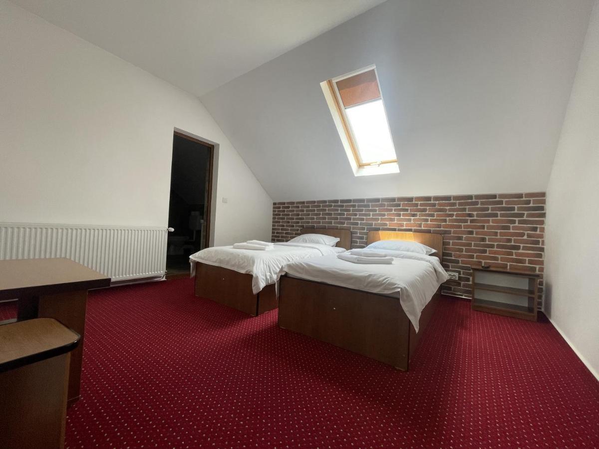 Cocosul De Munte Hotell Baia de Fier Eksteriør bilde